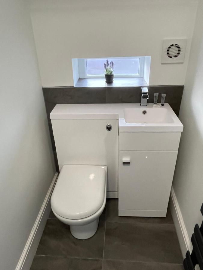 Entire Spacious 4 Bedroom Apartment In Bournemouth Exterior photo